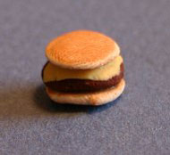 Dollhouse Miniature Cheeseburger Single